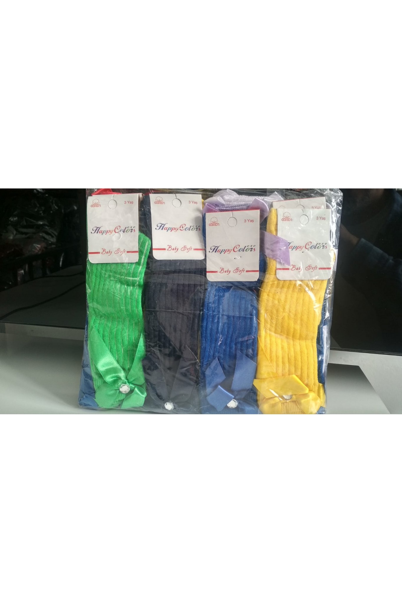 ÜNLÜ 111 DİZALTI KURDELE AKSESUARLI ÇORAP